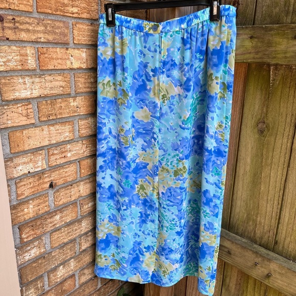 Vibrant Vintage Blue Floral Midi Skirt - Picture 2 of 3